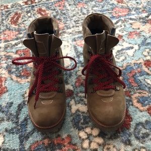 nadine hiker boot